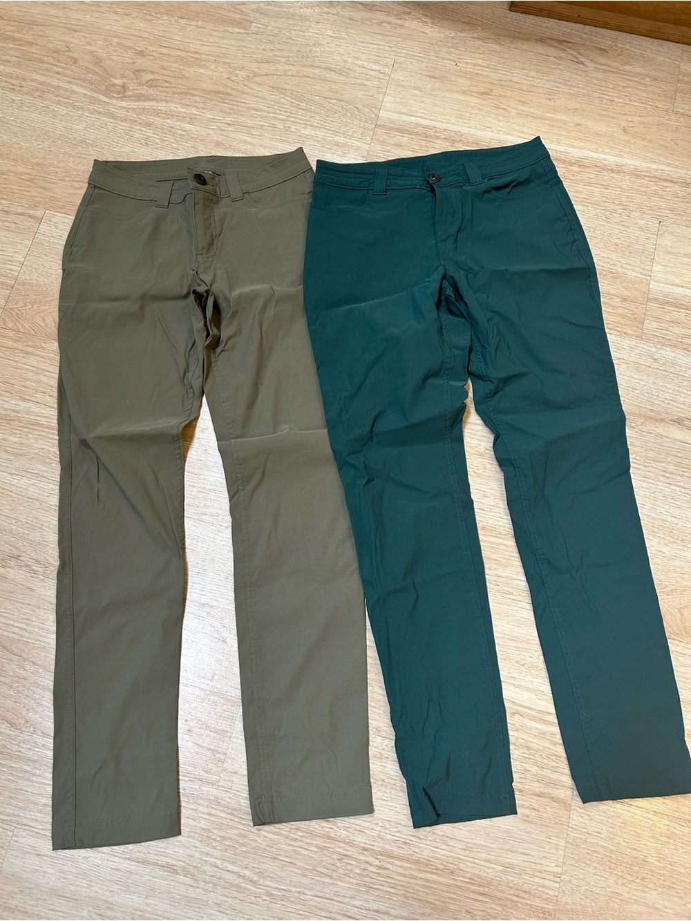 Eddie Bauer women’s pant bundle. 2 pairs of outdoor pants size 2.